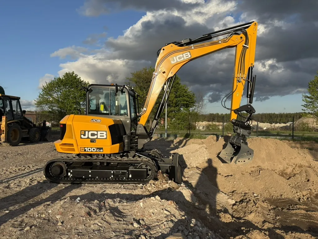 Profesjonalny sprzęt do prac ziemnych na Kaszubach
