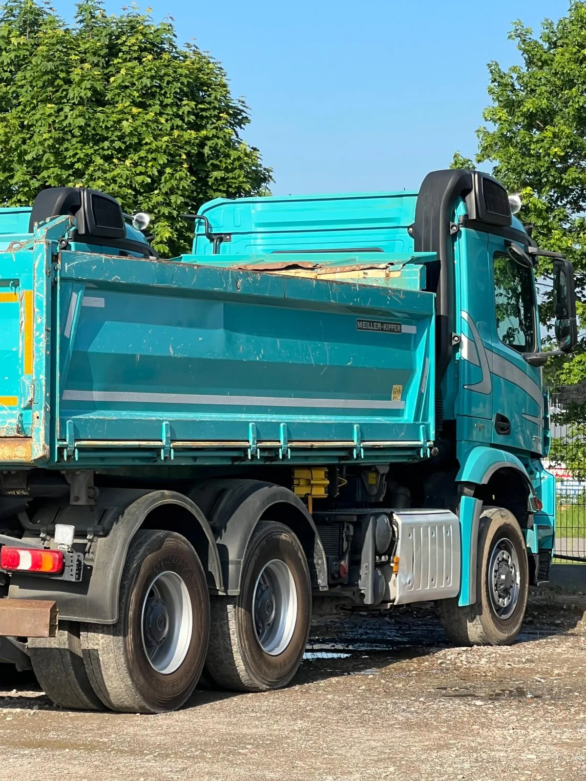 Wynajem koparki z operatorem na Kaszubach